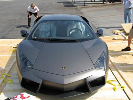 Unpacking New Lamborghini Reventon 9