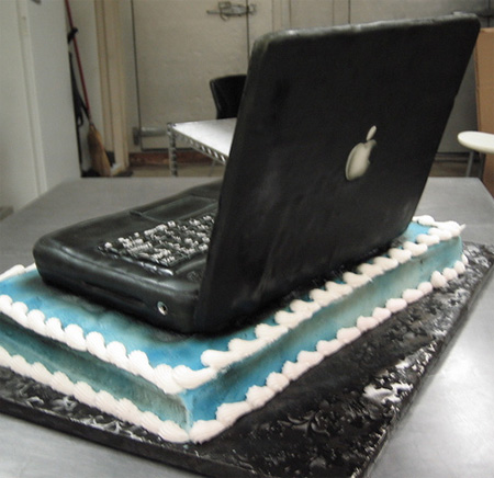 Laptop Cake 2