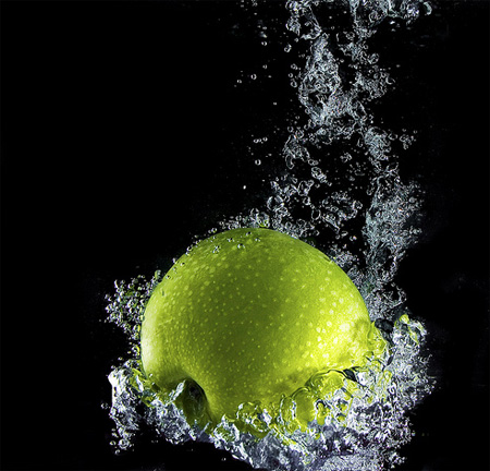 Apple Deep Splash by Starmag