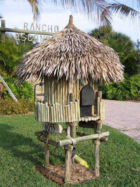 Grass Shack Mailbox