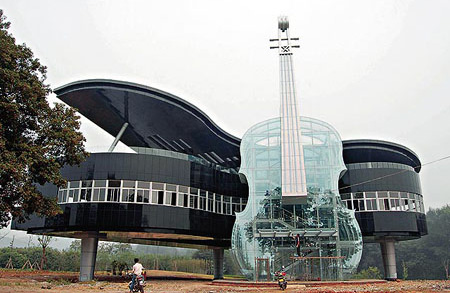 Piano Building