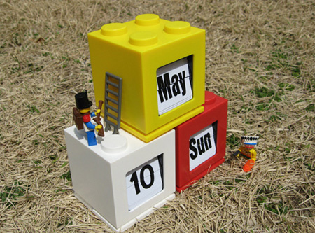 LEGO Desktop Calendar