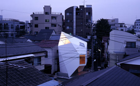 Compact House in Tokyo