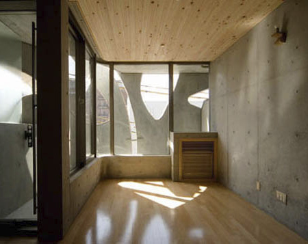 شکل استثنایی و دیدنی یک ساختمان در ژاپن