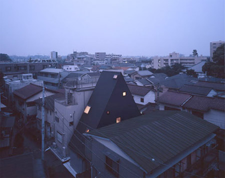Triangle House by Ryoichi Kojima