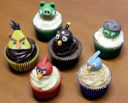 Birthday Cake Oreos on Fun Cupcakes Inspired By The Popular Video Game Angry Birds     Link