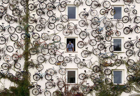 Картинки по запросу wall with bicycle