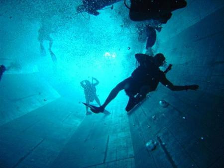 The Deepest Diving Pool in the World 4