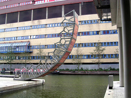 Incredible Rolling Bridge in London 4