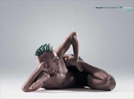 Aquafresh Flex Direct Toothbrush Advertisement