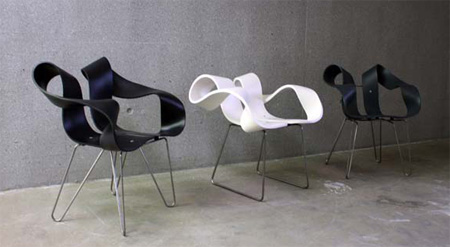 Toeloop Chair by Mario Stadelmann