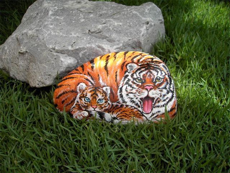 Stone Paintings by Suzi Chua 9