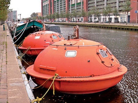 Survival Pod Hotel in Netherlands