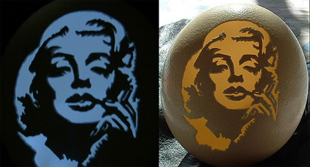 Marilyn Monroe Eggshell Carving