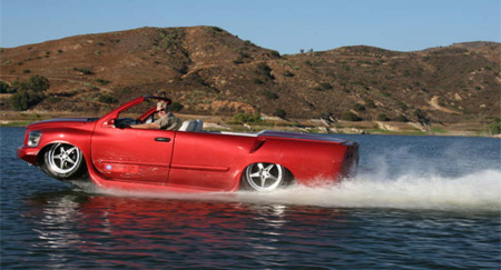 Amphibious Car Drives on Water