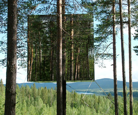 Mirrored Tree Hotel