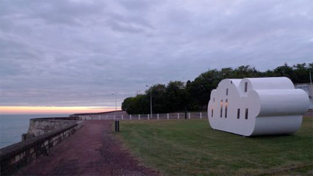 Cloud Shaped Cabin