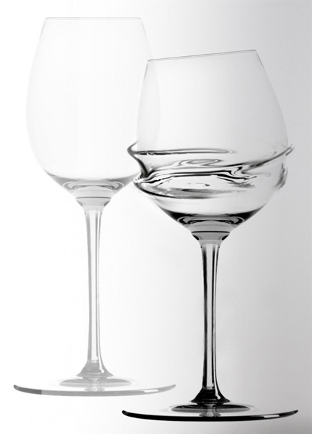 Ambiguo Wine Glass