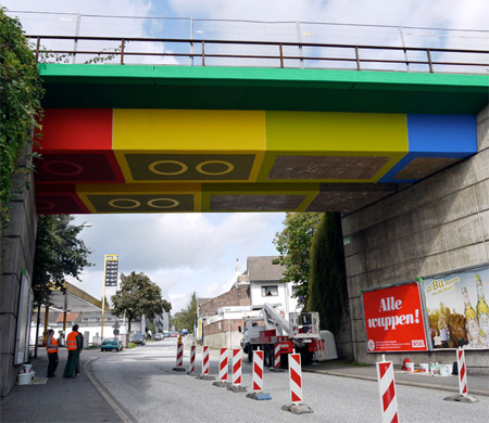 LEGO Bridge by Martin Heuwold