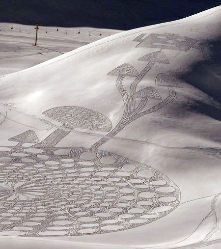 Snow Drawings by Simon Beck