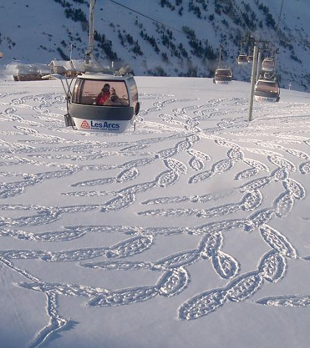 Snow Pattern by Simon Beck