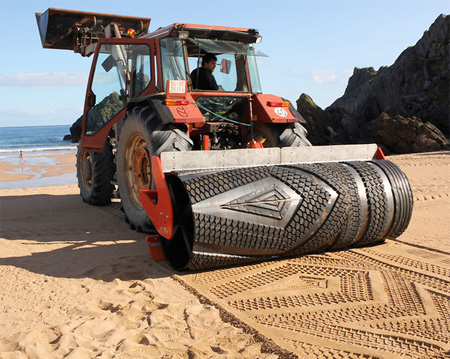 Beach Drawing Machine