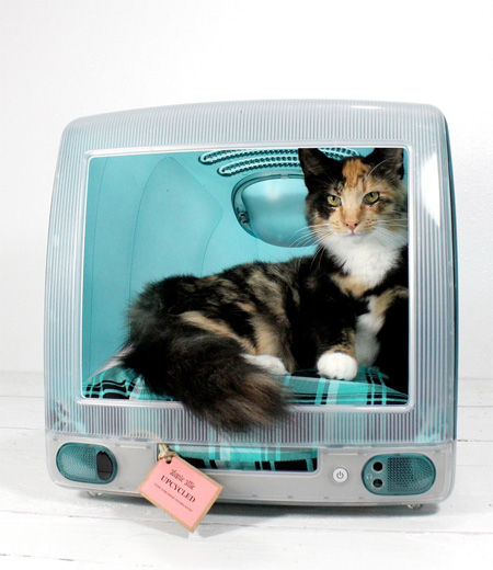 Apple iMac Pet Bed