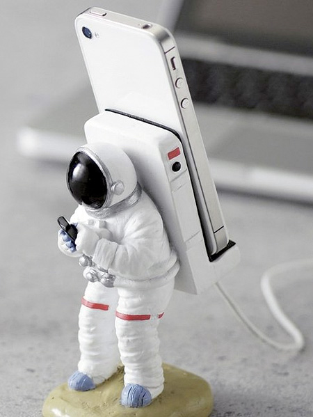 Astronaut iPhone Holder