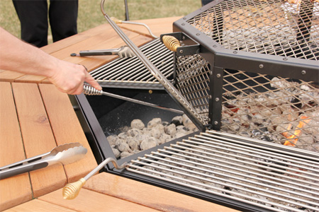 JAG Grill Table