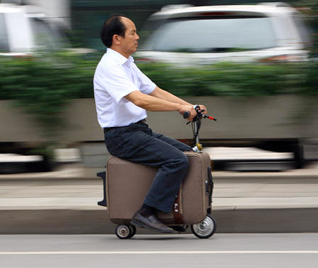 He Liangcai Suitcase Scooter