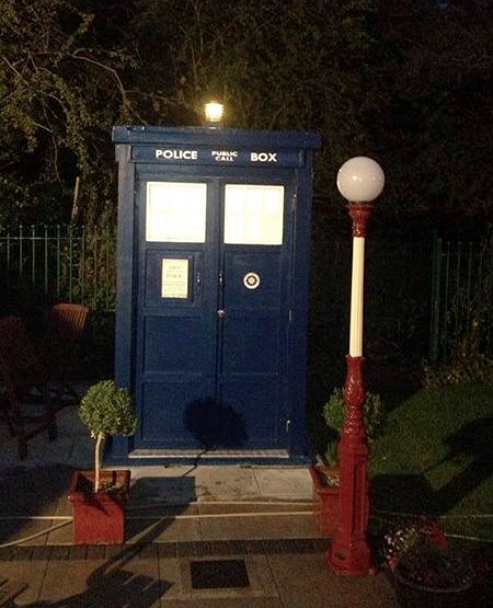 Justin Hoggans TARDIS Bathroom