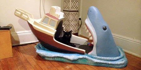 Jaws Baby Crib