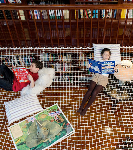 Suspended Reading Net