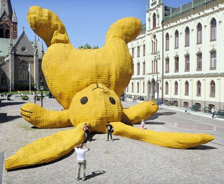 Big Yellow Rabbit