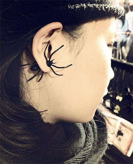 Realistic Spider Earrings