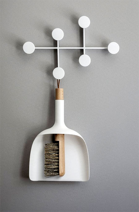 Innovative Dustpan