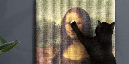Mona Lisa Cat Scratcher