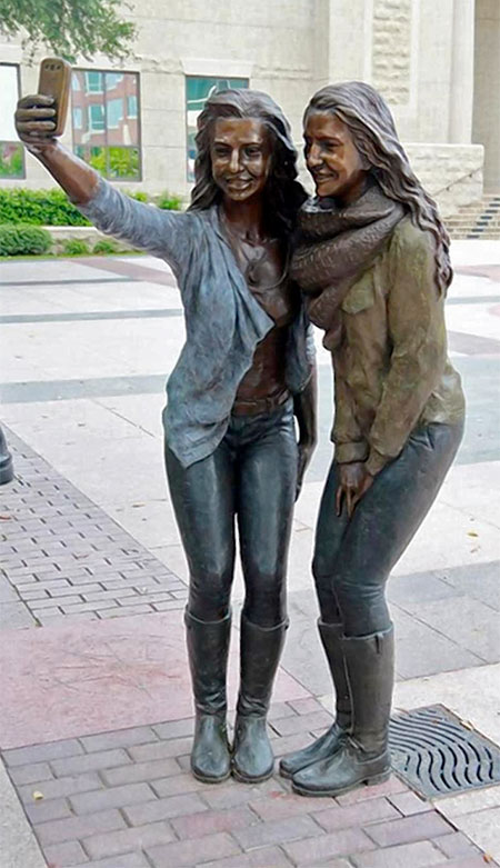 Sugar Land Selfie Statue