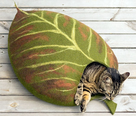 Elevele Leaf Cat Bed