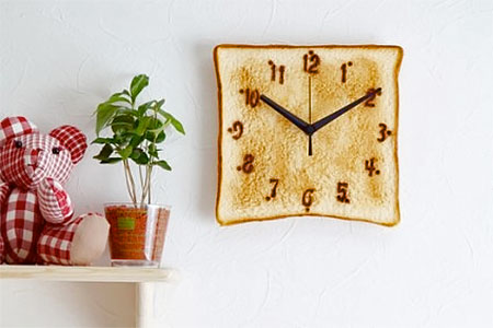 Toast Clock from Japan