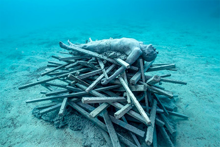 Jason Decaires