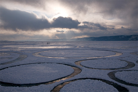 Frozen Lake Circle