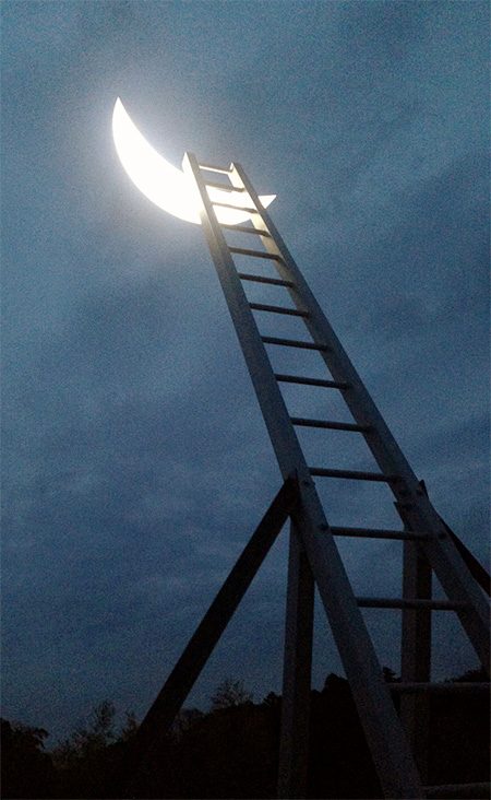 Leonid Tishkov Moon Ladder