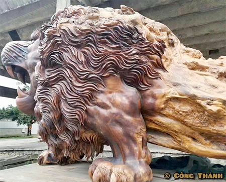 Giant Lion Sculpture