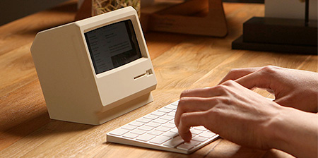 Macintosh iPhone Stand