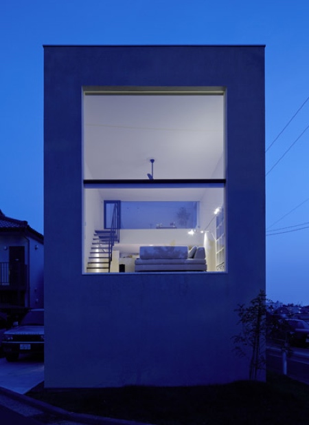 EANA Giant Window House