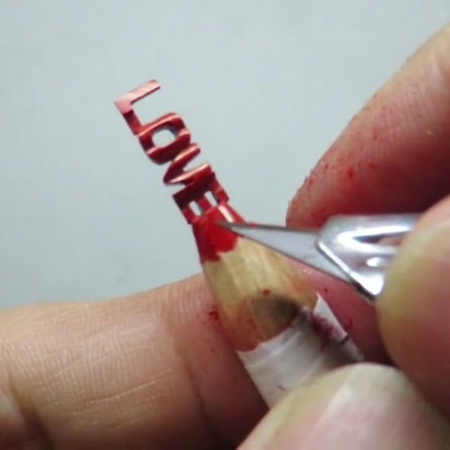 Pencil Carvings by Chien Chu Lee
