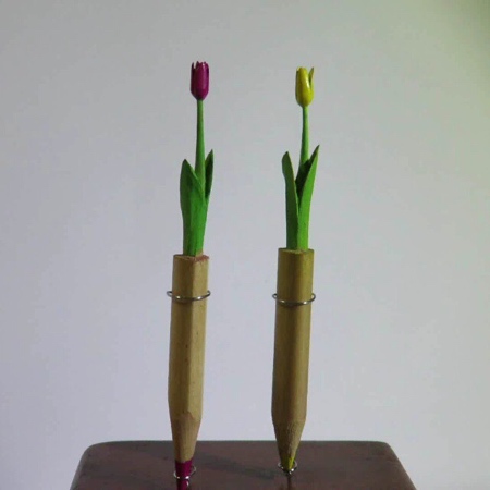 Chien Chu Lee Pencil Carvings