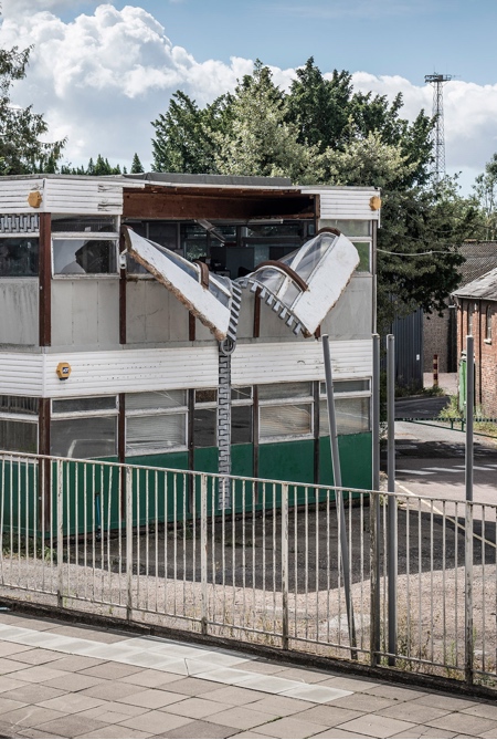 Alex Chinneck Zipper