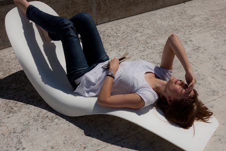 Floater Chaise